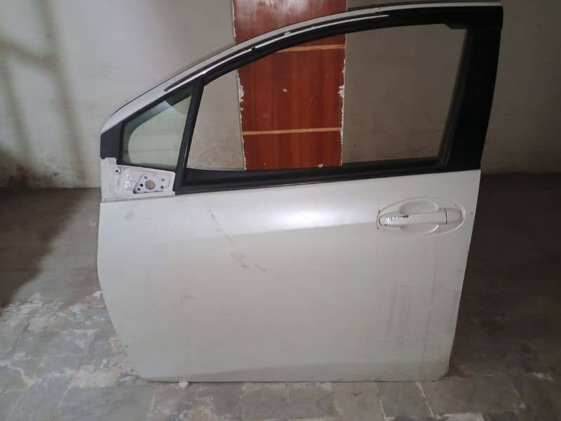 Toyota vitz 2013-18 door Digi bonnet fender 7