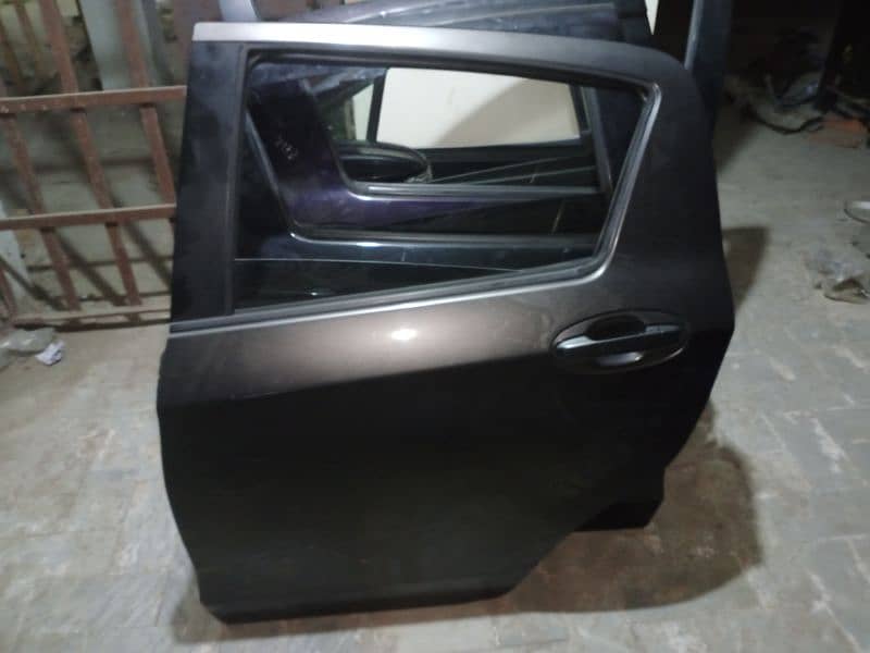 Toyota vitz 2013-18 door Digi bonnet fender 11