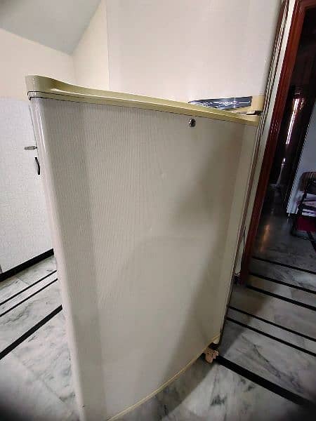 Waves Refrigerator (Fridge) for sale 0