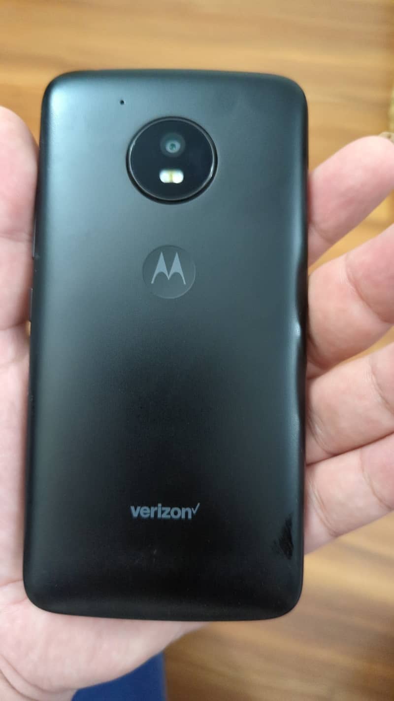 Moto e4 1