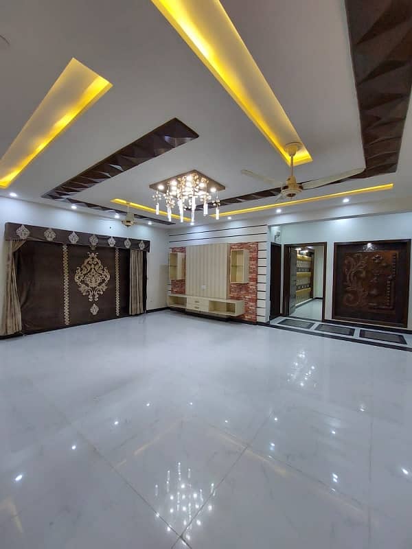 1 Kanal Full hous available for rent new type Wapda Town ph1 block h3 5