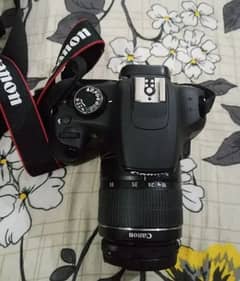 DSLR 1200D