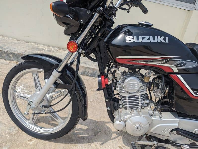 Suzuki 110 for saleCCall my WhatsApp number03244025537 1