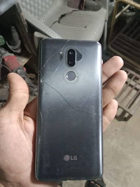 LG G7 Thinq (4/64) 4