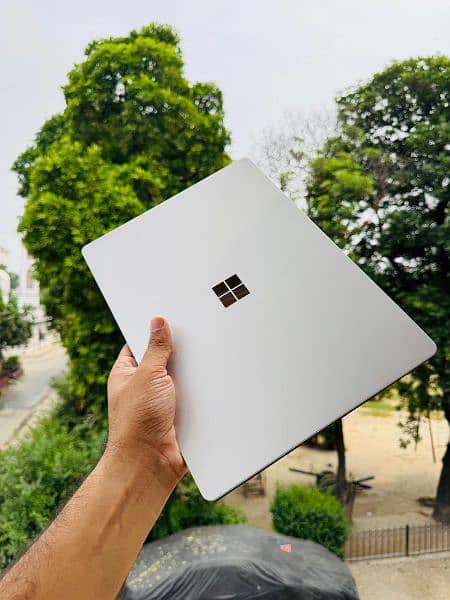 Urgent Selling Microsoft Surface Laptop 3 7