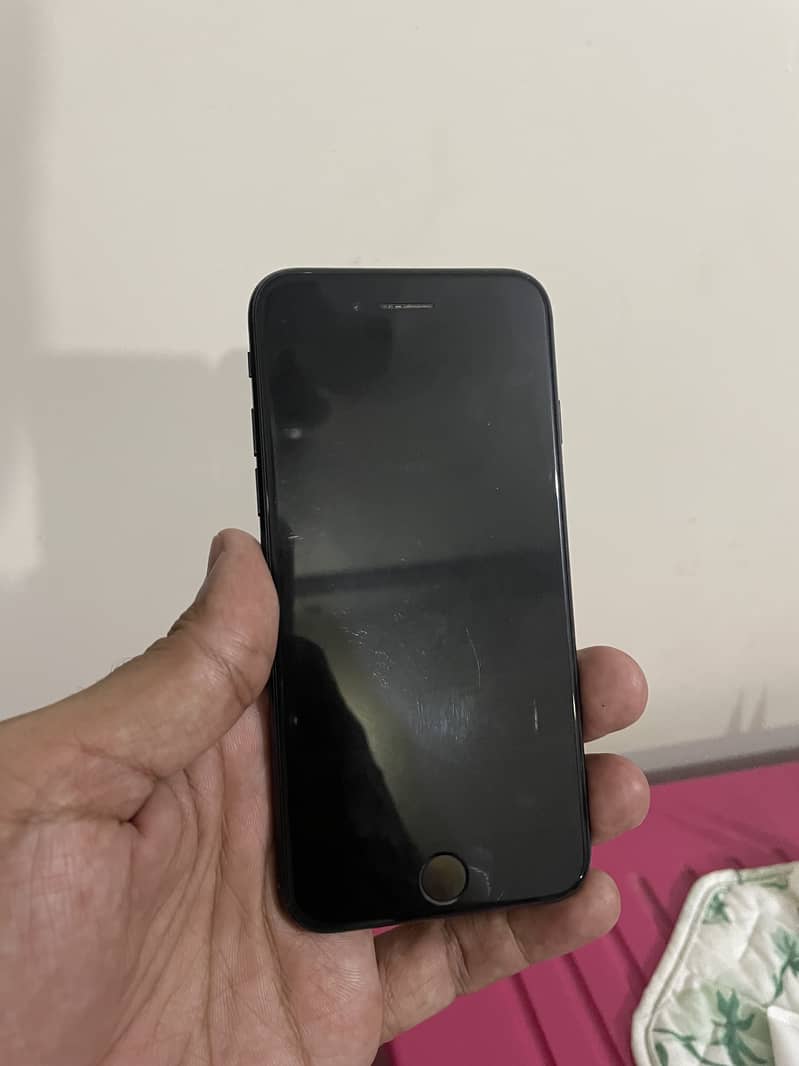 Iphone SE 2020 PTA 64gb URGENT SELL 1