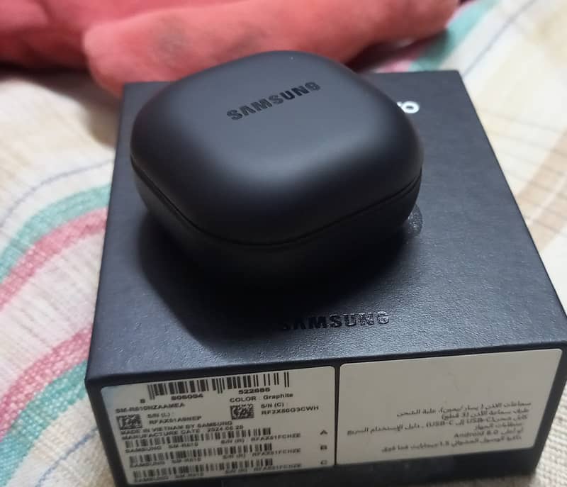 Samsung Galaxy Buds 2 Pro Headphones condition 10/10 1