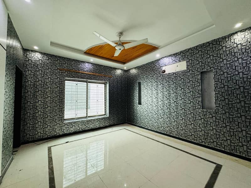 10 Marla Slightly used House For Sale Lowest Rate In BHARIA Town Lahore 9