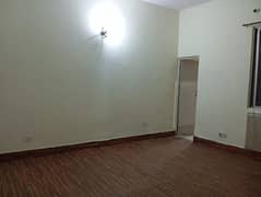 10 marla house for rent in faisal town for family and call center software house Academy setup or any commercial activity