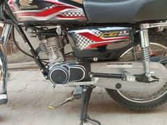 Honda CG,125(2024)blk punjab number documents clear(03069697358)