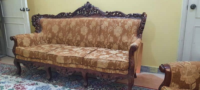 Victorian style sofa set. 1