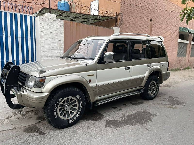 Mitsubishi Pajero 1993 14