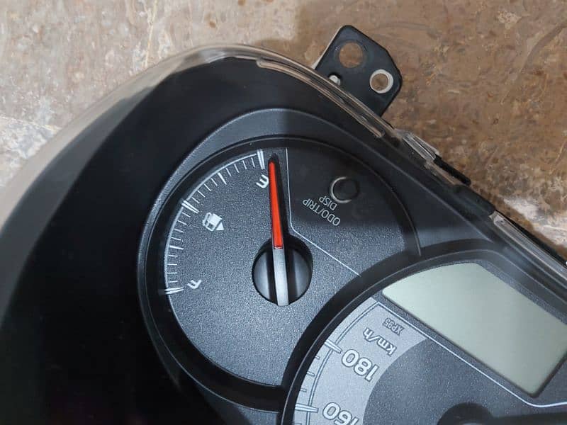 vitz speedometer 10/10 condition 2