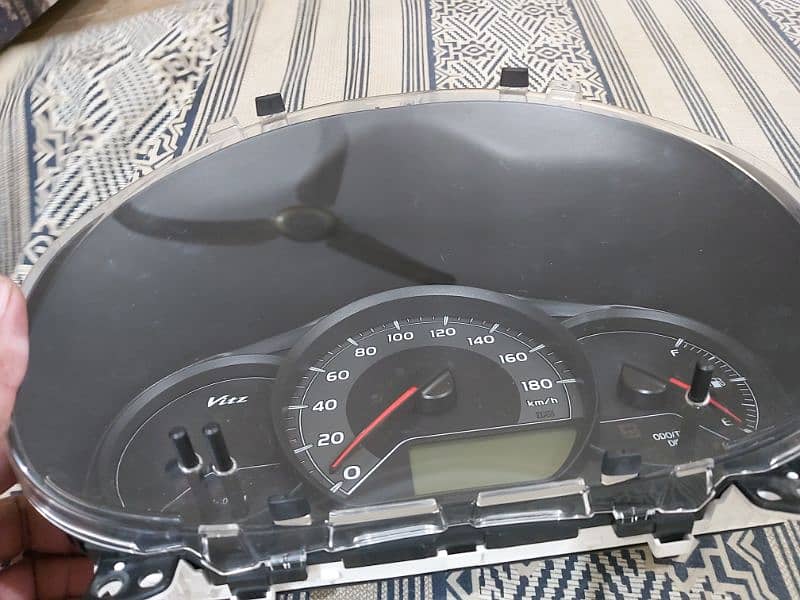 vitz speedometer 10/10 condition 11