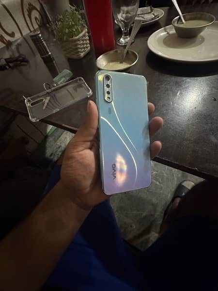 Vivo s1 4 128 2