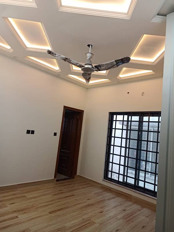 10 Marla House Available For Rent in Lowest Price at Bahria Town Lahore Lahore 4