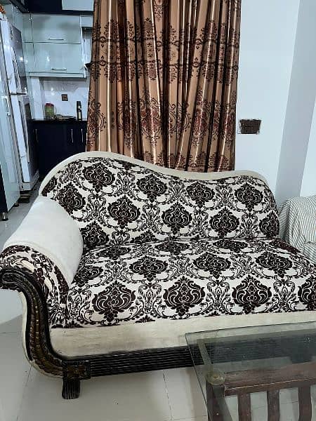 7 seater sofa in good condition 2