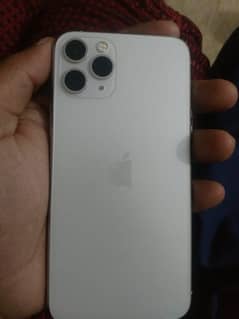 iPhone 11 pro, 256 gb, with all original accessories 0