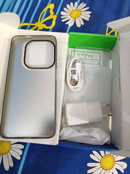 Infinix Smart 8 Plus 4/64 Complete Box 3