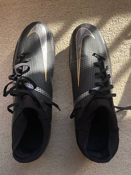 NIKE Football shoes/toes/studs/cleats 1