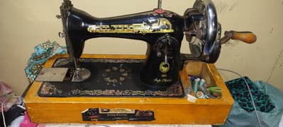 Singer Sewing Machine In Good Condition