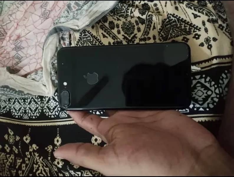 iPhone 7plus  128gp pta box sat 0