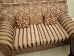 Elegant 5-Seater Sofa Set – Classic Design & Good Condition