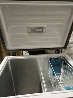 Dawlance deep freezer