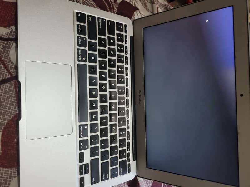 Macbook Air 2012 Urgent sell 1