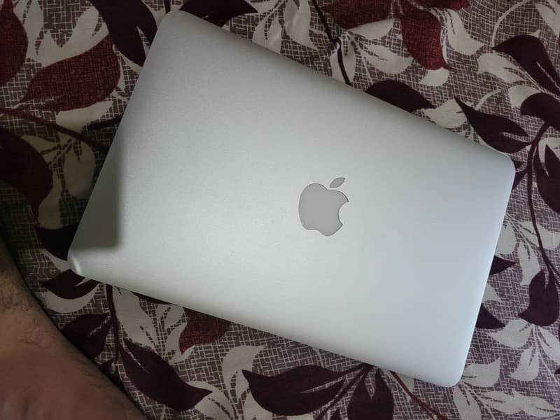 Macbook Air 2012 Urgent sell 3