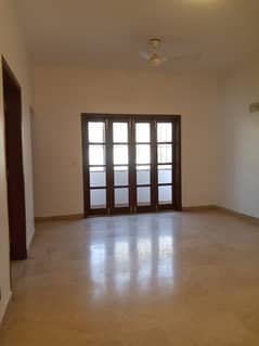 defence 700 yards first floor portion for rent