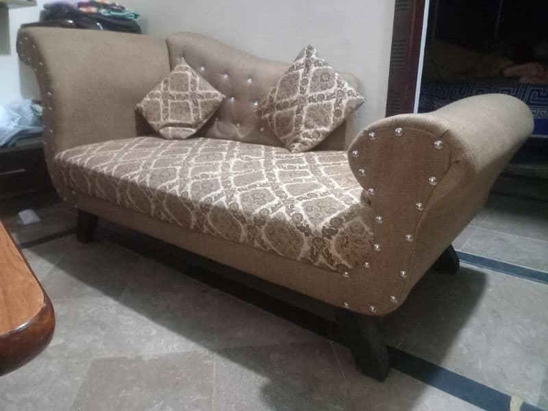 7 seater sofa set including Dewanin new condition 3