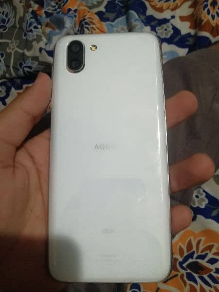 sharp aquos r2 5