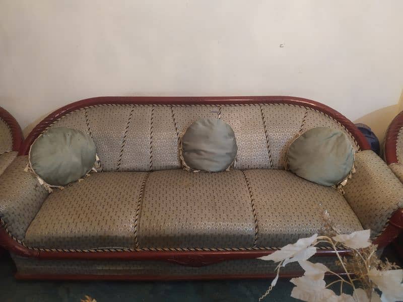 5 seater Sofa [Negotiable] 0