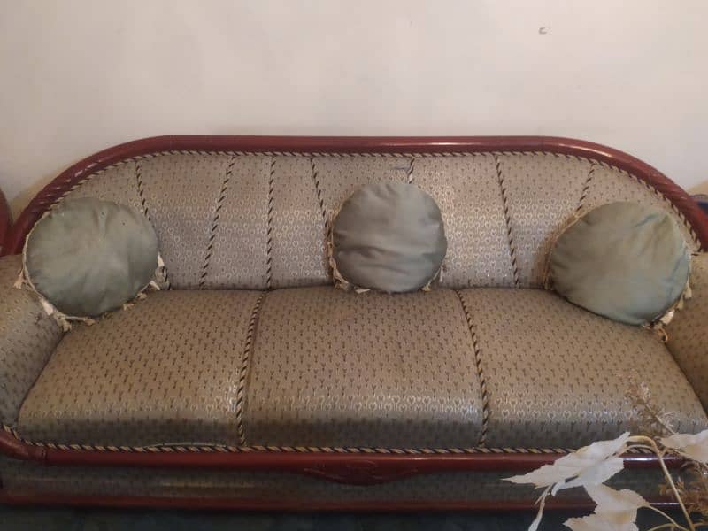 5 seater Sofa [Negotiable] 1