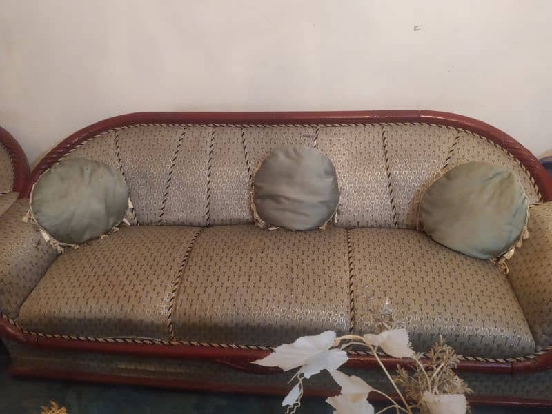 5 seater Sofa [Negotiable] 2