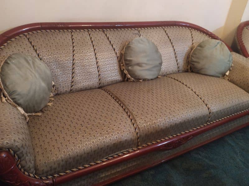 5 seater Sofa [Negotiable] 3