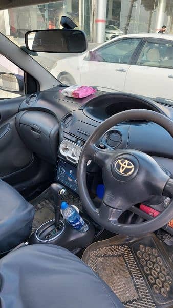 Toyota Vitz 2004 4