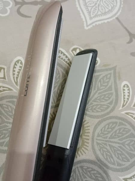 LumaBella Hair Straightener and Smart Heat Sensors, Flat Iron, 1 Inch 4