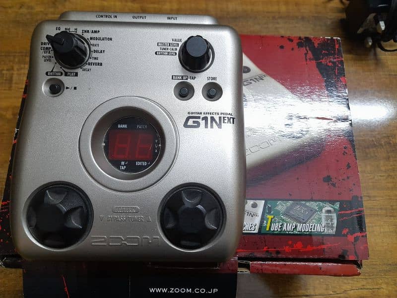 Zoom G1N Guitar Multi Effects Pedal 2