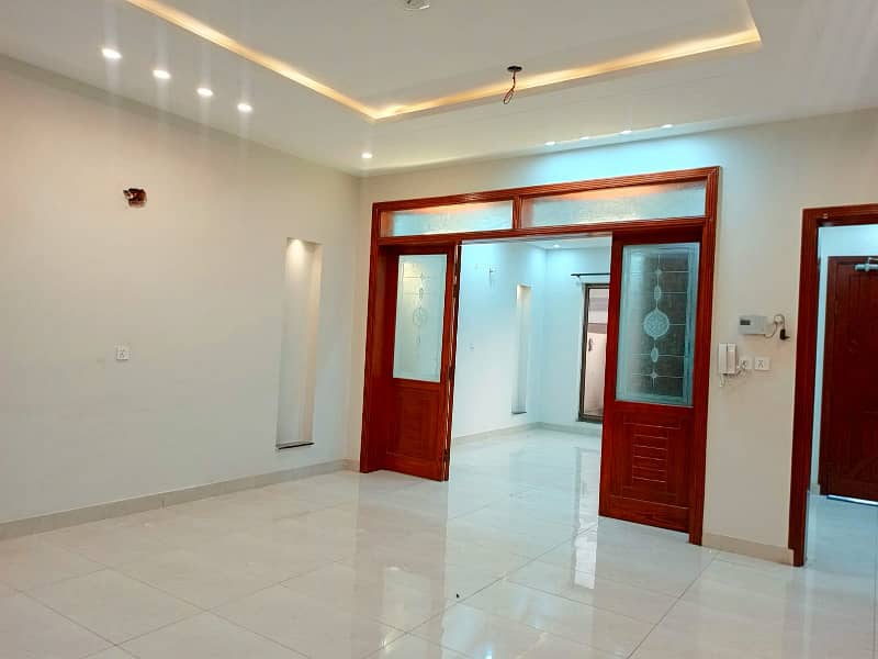 10 Marla House available For Rent In Gulmohar Block Bahria Town lahore 9