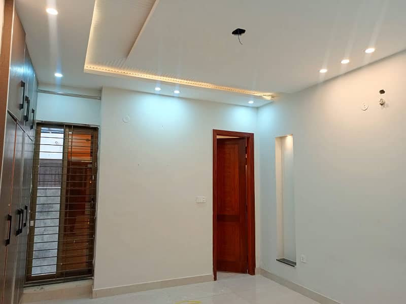 10 Marla House available For Rent In Gulmohar Block Bahria Town lahore 10