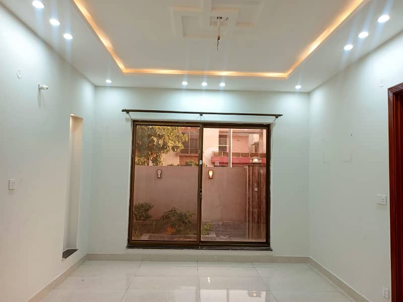 10 Marla House available For Rent In Gulmohar Block Bahria Town lahore 12