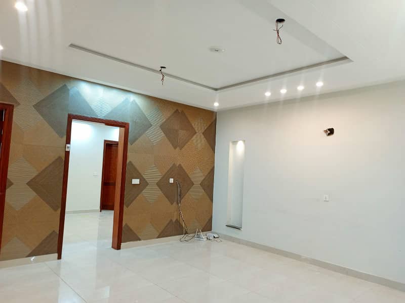 10 Marla House available For Rent In Gulmohar Block Bahria Town lahore 13