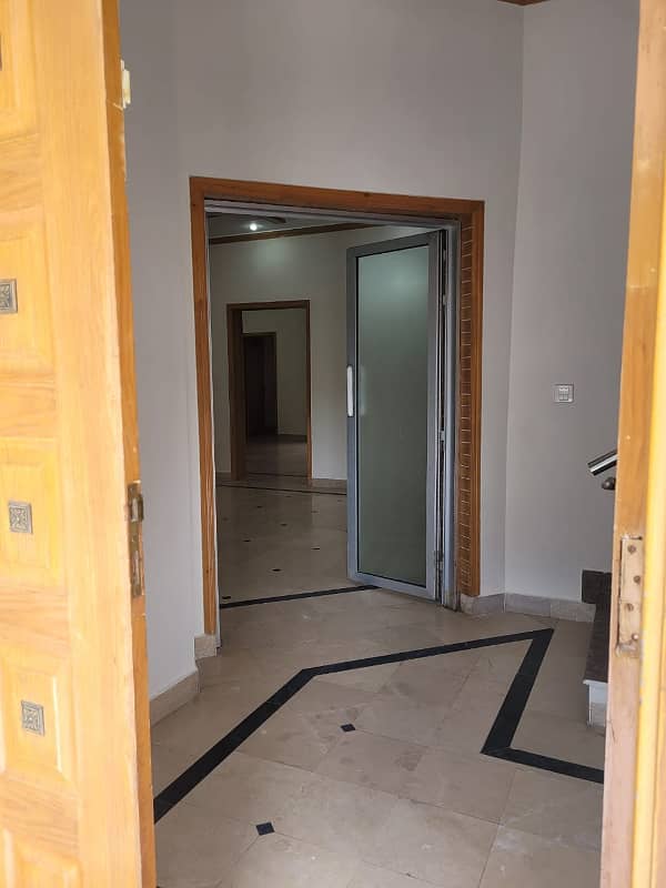 10 Marla Upper Portion House Available For rent In Overseas B Block Bahria Town Lahore 1