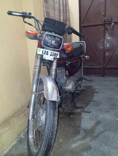 HONDA CG125. MODEL 2012 RED COLOR. . 1