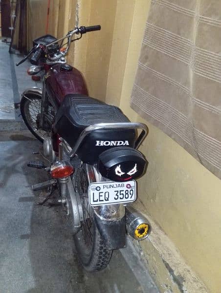 HONDA CG125. MODEL 2012 RED COLOR. . 3