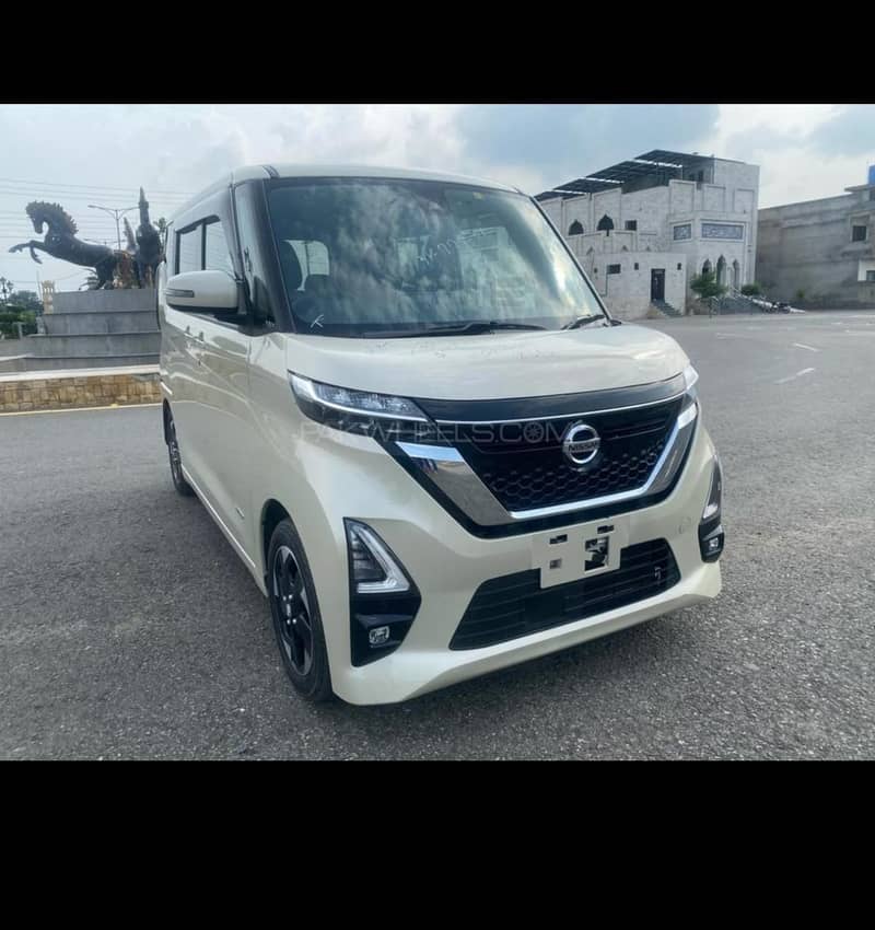 Nissan ROOx Highway star 10