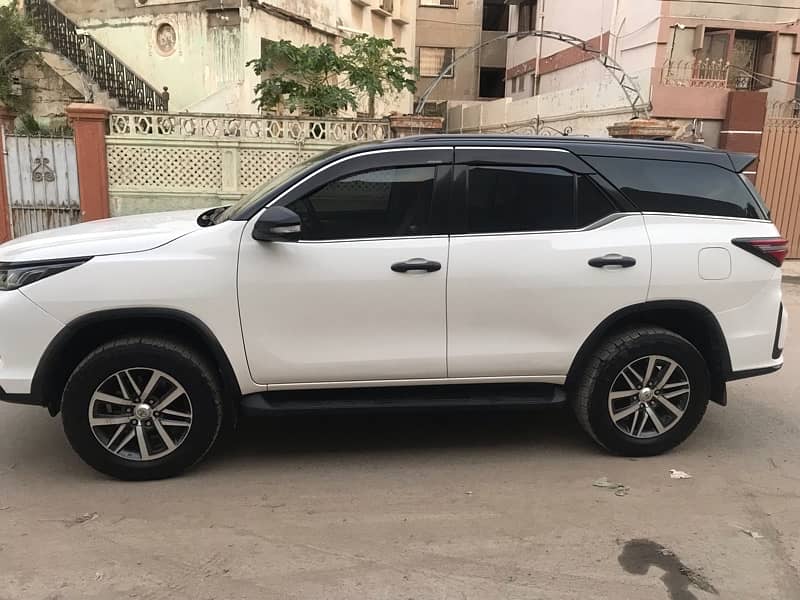 Toyota Fortuner V 2017 9