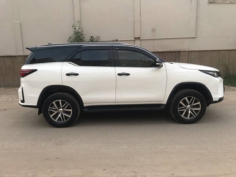 Toyota Fortuner V 2017 12